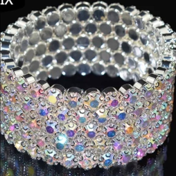 FIVE Row Crystal Rhinestone Bracelet. - Picture 4 of 4
